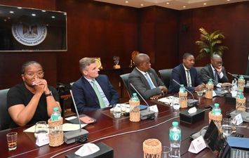 وزارة الاستثمار تستضيف وفداً من مجموعة ستاندرد بنك