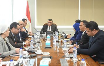 وزير الإسكان 