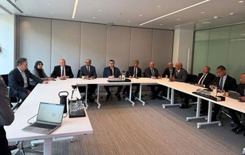 وزير الإسكان 