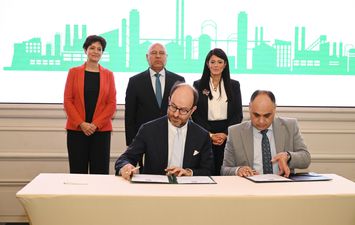 وزير الصناعة