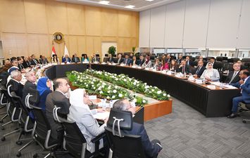 وزير الصناعة والنقل 