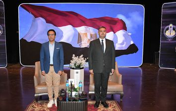 سامح حسين في ندوة بجامعة حلوان