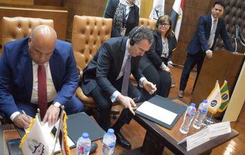 أيمن العشري رئيس غرفة القاهرة و وليم ديب رئيس الغرفة التجارية العربية البرازيلية