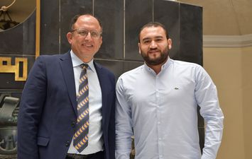 محرر أهل مصر مع رئيس جامعة العاصمة 
