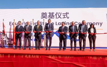  حجر الأساس لمصنع شين مين للزجاج