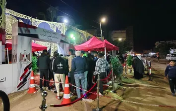 إحدى اللجان