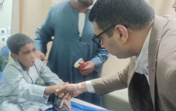 الصغير المصاب 