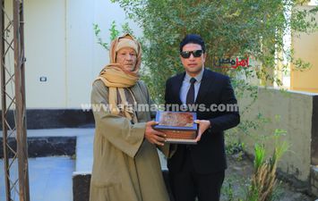 نائب محافظ سوهاج في زيارة لمعلمه بمسقط رأسه بأولاد يحيى بدار السلام 