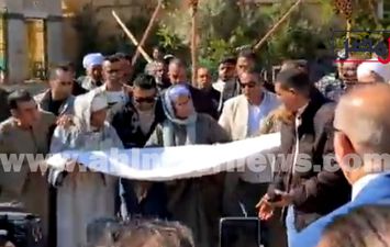 لحظة تقديم القودة 