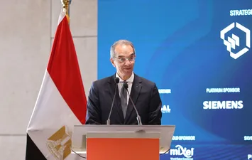 وزير الاتصالات 