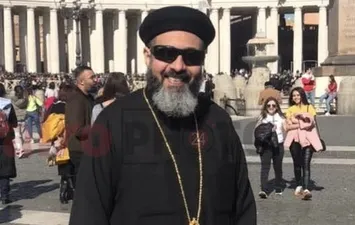 إصابة المتحدث الإعلامي لمطرانية بورسعيد بعدما عقره كلب ضال.. ومطالب بنقلهم لخارج الأحياء السكنية