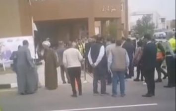 اثناء زيارة الوزير كامل الوزيري 