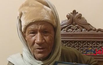 الأستاذ محمد عبد العال معلم الكيمياء في دولة اليمن 