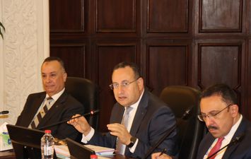 الدكتور عبد العزيز قنصوة