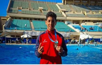 السباح يوسف عبد الملك