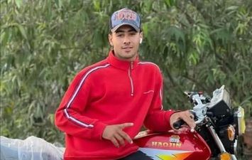 الشاب المتوفى 