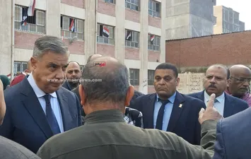 الفريق أحمد خالد خلال الجولة التفقدية بدائرة المنتزه