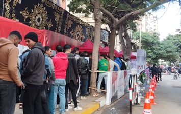 الناخبين أمام الاجان