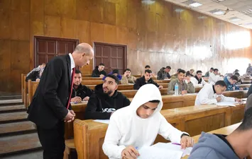 امتحانات الفصل الدراسي الأول