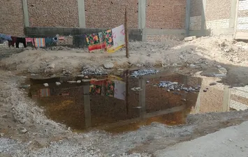 تجمع المياه اسفل المنازل 