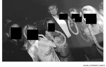 ترامب مع فتيات تجارة الجنس