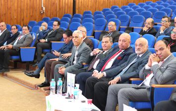 جانب من افتتاح المؤتمر 