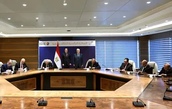 جانب من التوقيع