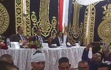 جانب من الجلسة 