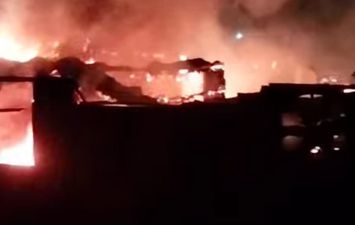 جانب من الحريق