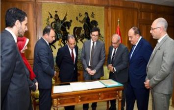 جانب من الزيارة