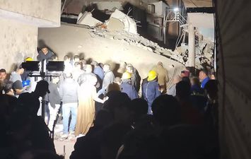 جانب من انهيار المنزل