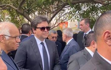 جانب من تشييع الجنازة