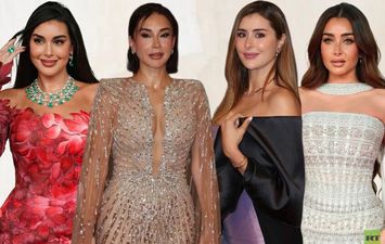 فنانات بأزياء جرئية في جدة