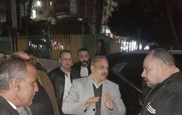 محافظ الشرقية بموقع الحريق