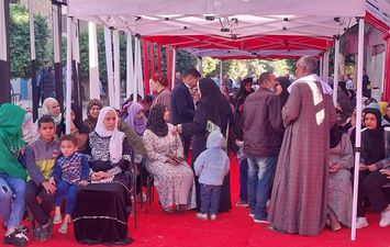 من أمام اللجان