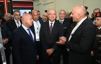 وزير الصناعة والنقل