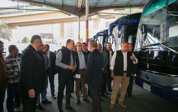 وزير قطاع الأعمال 