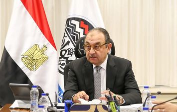 وزير قطاع الاعمال العام