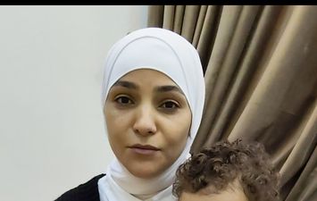 يونس مريض ضمور العضلات ووالدته