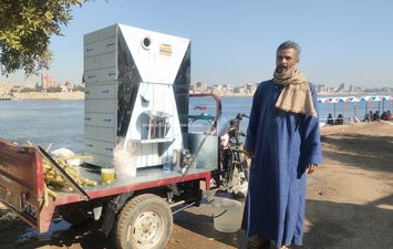 الشاب منصور المكافح 