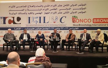 الدكتور هشام الغزالي والدكتور أسامة حتة والدكتور محمود المتيني والدكتورة هبة الظواهري والدكتور طارق عثمان