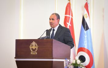 وزير الخارجية يشارك في ندوة تثقيفية بالقوات الجوية