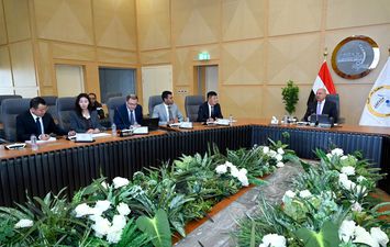 وزير الصناعة والنقل 