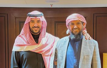 ابو زرعة مع وزير الدفاع السعودي