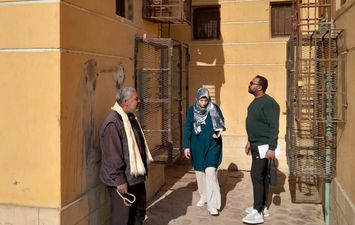 اثناء جولة لجنة مديرية اسكان قنا 