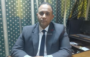 الأستاذ مختار عادل المحامي