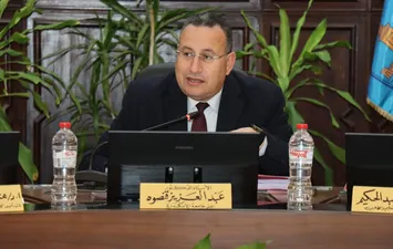 الدكتور عبد العزيز قنصوة