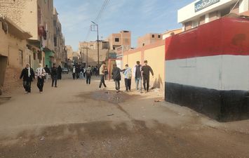 الطلاب أمام اللجنه 