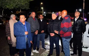 اللواء أكرم جلال محافظ الإسماعيلية يقوم حملات ليليه مفاجأة بحي ثالث 