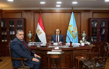 اللواء علاء عبدالمعطي، محافظ كفر الشيخ والدكتور محمد أبو السعد، وكيل وزارة الصحة  